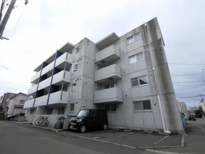 Many’s Court【102号室】の外観