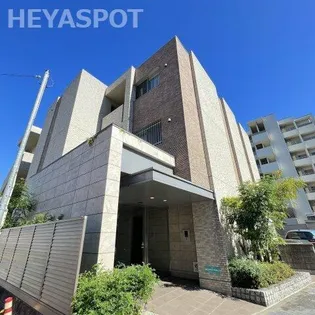 マルーン白壁の画像