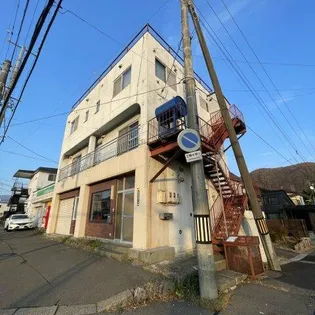 山谷マンション【2F号室】の外観