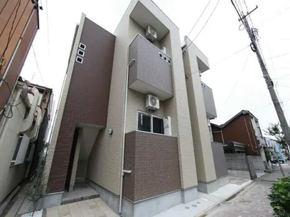 クリスタルガーデン【1階】の外観