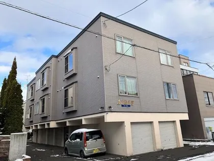 エーグル【3階】の外観