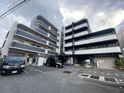 エイト摂津の画像