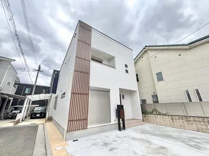 大阪府堺市西区浜寺諏訪森町中1丁【一戸建】の外観