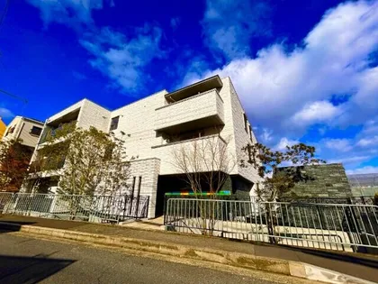 大阪府吹田市江坂町3丁目【マンション】の外観