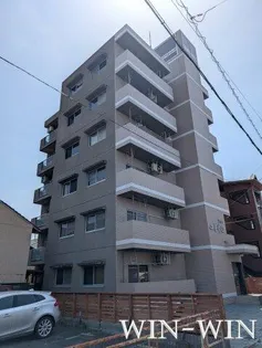 ユトリロジョイの画像