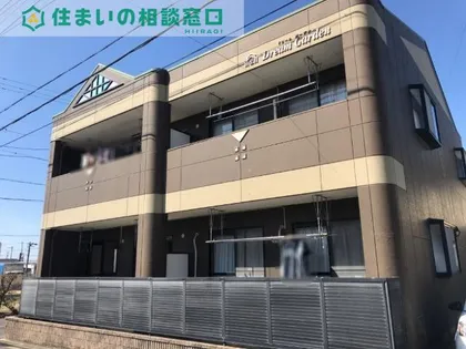 愛知県碧南市三度山町4丁目【アパート】の外観