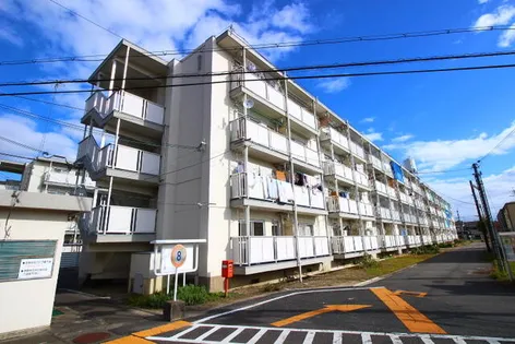 ビレッジハウス高田4号棟【3階】の外観