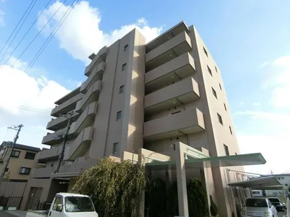 セリーゼウエストの画像