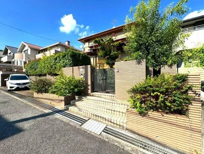 大阪府富田林市梅の里3丁目【一戸建】の外観