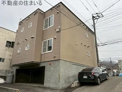 JKステージ川沿の画像