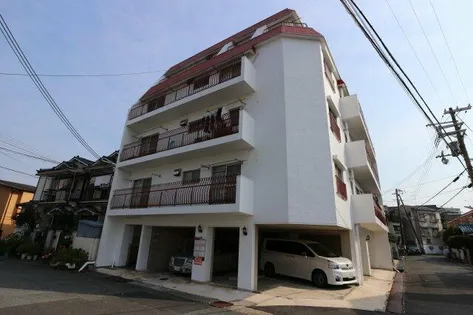 シャトレイユ【3階】の外観