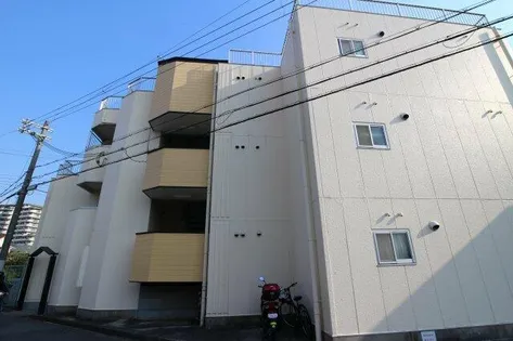 ファーストハウス【3階】の外観