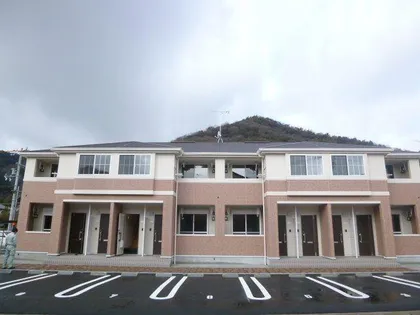 ロイヤルメゾン【2階】の外観