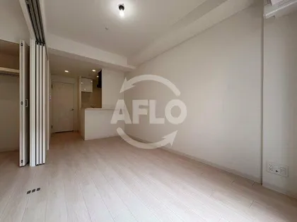 ソルテラスOSAKA緑橋クレアスト【5階】の居間