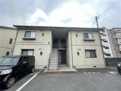 eタウン本城F棟【201号室】の外観
