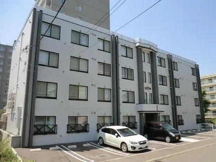 グランメール月寒EAST【1階】の外観