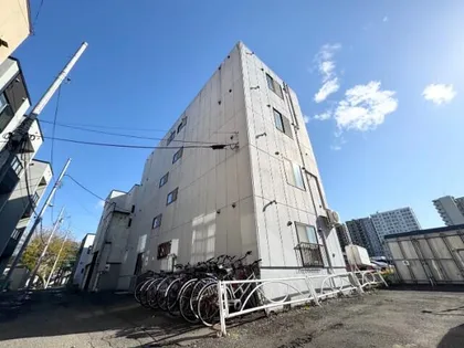 北海道札幌市豊平区平岸二条12丁目【マンション】の外観