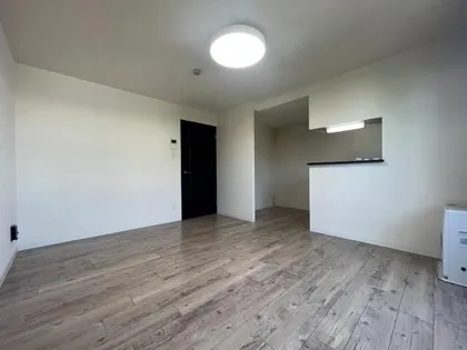 エアフォルク八軒【3階】の内装