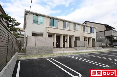 エイプリル ハウスの画像