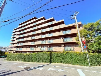 アルファステイツ朝霧丘【3階】の外観