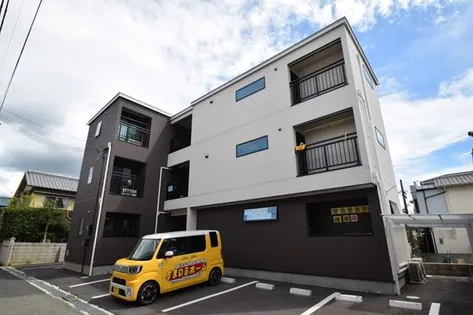 パレ シェーヌ デ クールIIIの画像