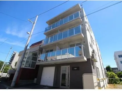 LARGE【3階】の外観