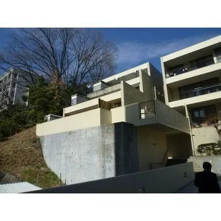 ライオンズマンション虹ヶ丘E棟【1階】の外観