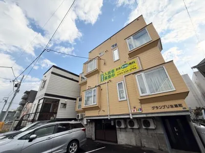 北海道札幌市豊平区水車町7丁目【アパート】の外観