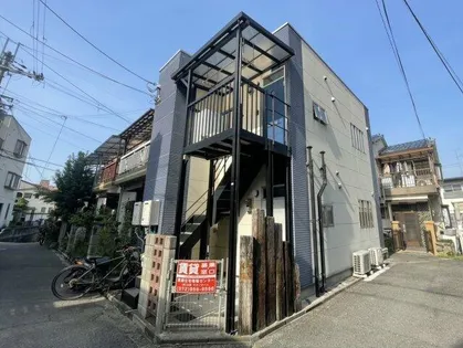 シャリテ栄【1階】の外観