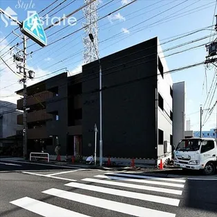 Vacheron【3階】の外観