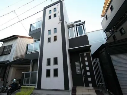 ソリッド春岡【3階】の外観