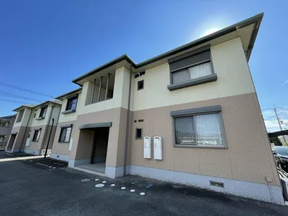 シャーメゾン志保の画像