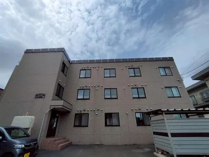 クリスタルリバー七番館【3階】の外観