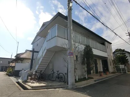 ローズミード総持寺【1階】の外観