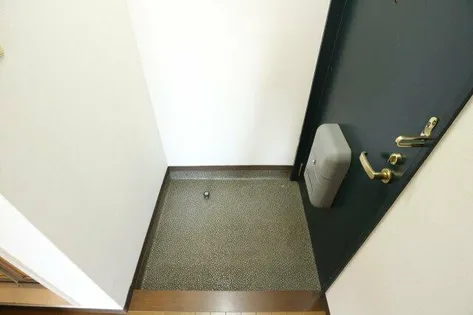 ベイヒルズジェームス山【2階】の玄関