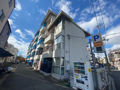 ヴィラナリー大道【3階】の外観