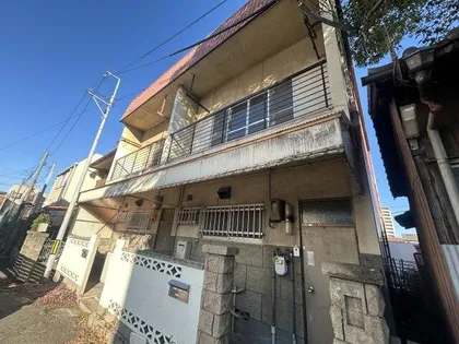 オレンジベースアパートの画像