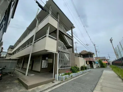 杉本マンションA棟【2階】の外観