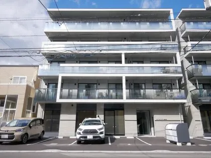 ステージア裏参道の画像