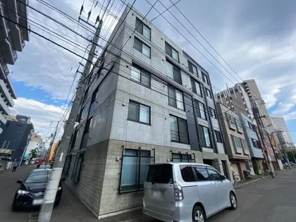 インダスカル【3階】の外観