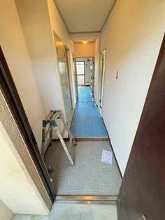 ビューハイム茶の木【401号室】の玄関