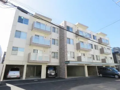 PUDELNOAH学園前【4階】の外観