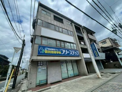 山口白鳥ビル【4階】の外観