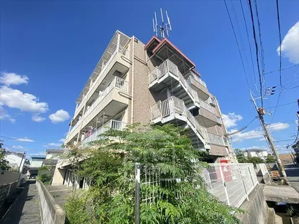 中村10番館【4階】の外観