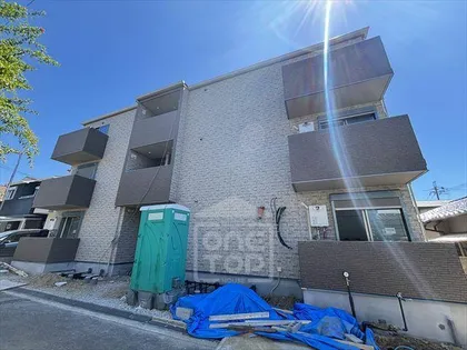 エテルナコート総持寺【1階】の外観