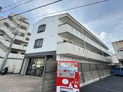 コンフィメゾン柏原【202号室】の外観