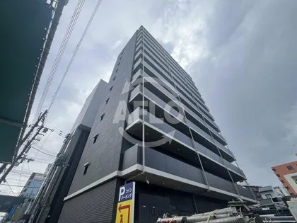 エストゥルースプラスサウス大阪【8階】の外観