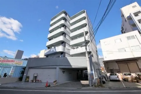 ライズィング・サン【2階】の外観