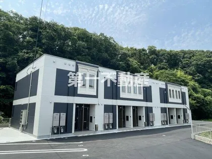 アヴェルラ・プラス【101号室】の外観