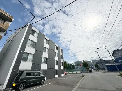 LAULE'A学園前の画像